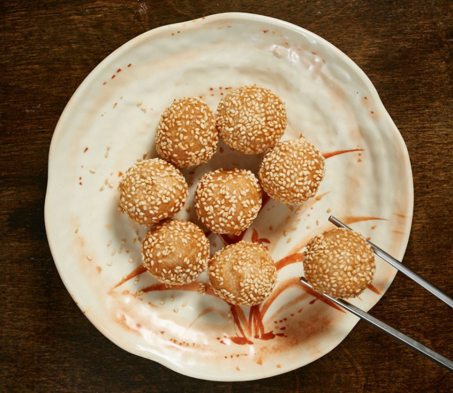 Sesame sweet dumplings