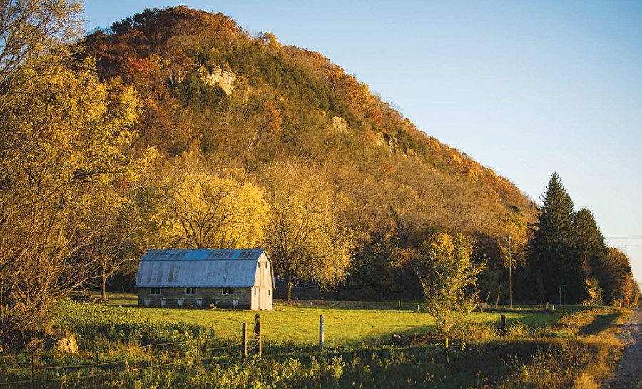 The Great River Road just north of Prairie du Chien